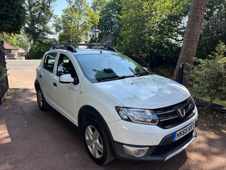 DACIA SANDERO STEPWAY 0.9 Stepway Laureate TCe 90